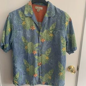 100% silk, men’s medium, Tommy Bahamas blue button down shirt